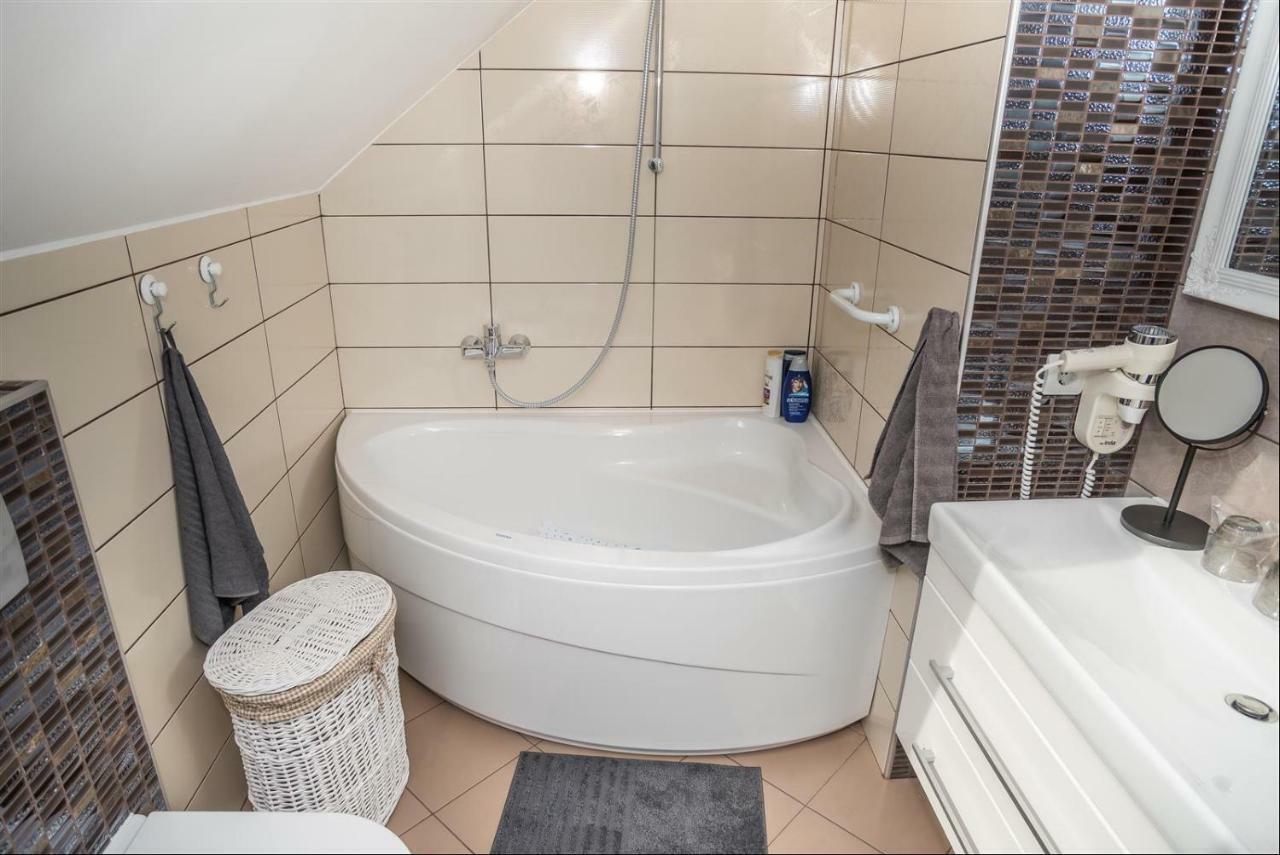 Apartman Hubertus 5* Lägenhet Vagovina Exteriör bild